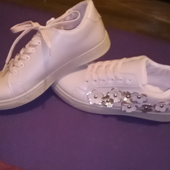 These are Shoes I bought for my daughter but she never ended up wearing them. - Picture 3 of 3